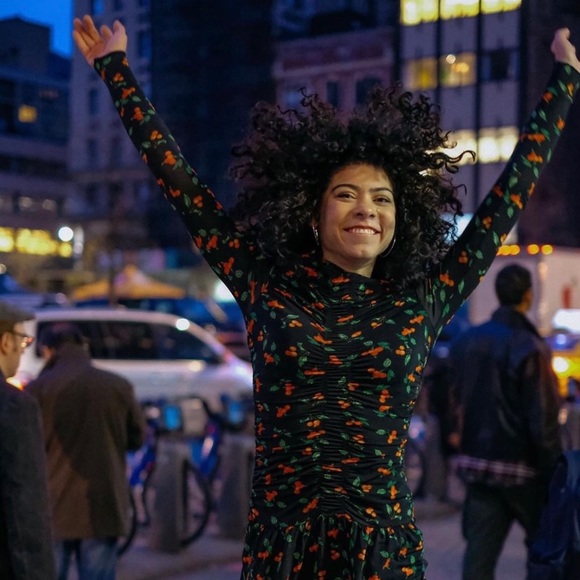 Meet your Posher, Sarah - Picture 1 of 1